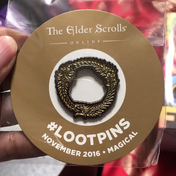 LOOT CRATE MAGICAL NOVEMBER 2016 - Picture 3 of 7